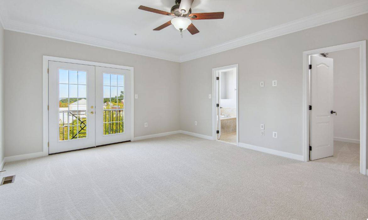 Garrell Group Top Leesburg Realtor 19424 Diamond Lake Dr web 04