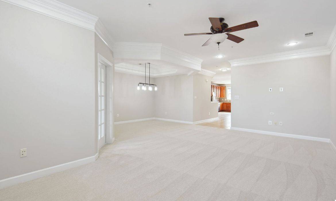 Garrell Group Top Leesburg Realtor 19424 Diamond Lake Dr web 08