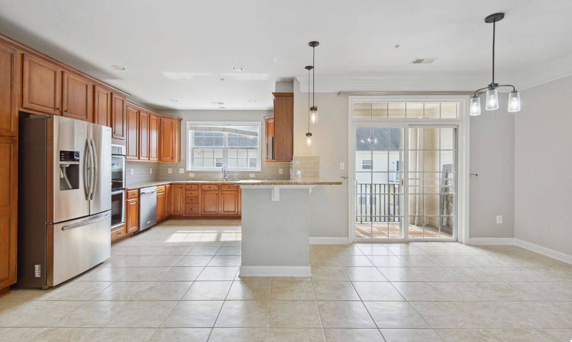 Garrell Group Top Leesburg Realtor 19424 Diamond Lake Dr web 13