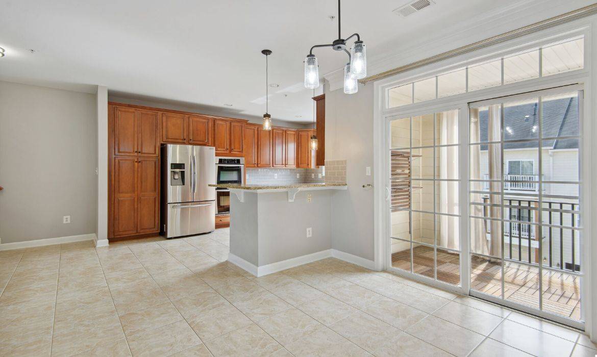 Garrell Group Top Leesburg Realtor 19424 Diamond Lake Dr web 15