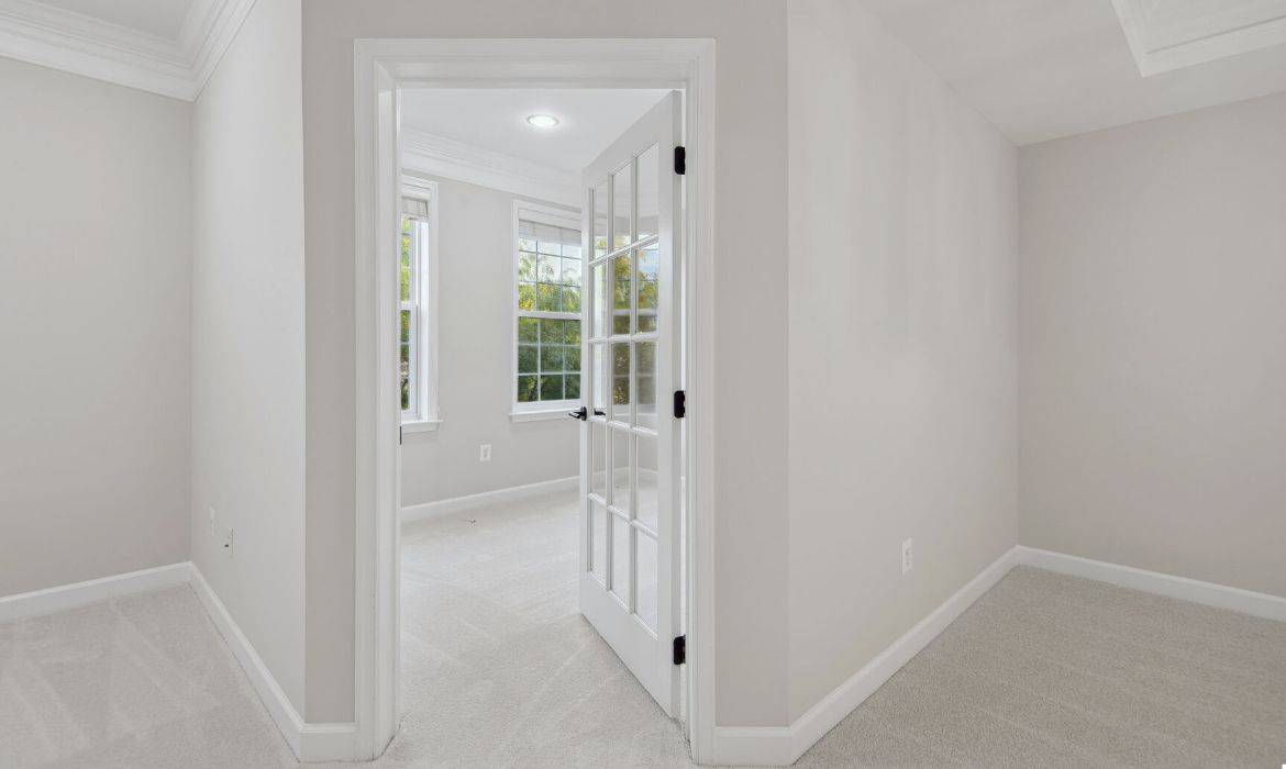 Garrell Group Top Leesburg Realtor 19424 Diamond Lake Dr web 16