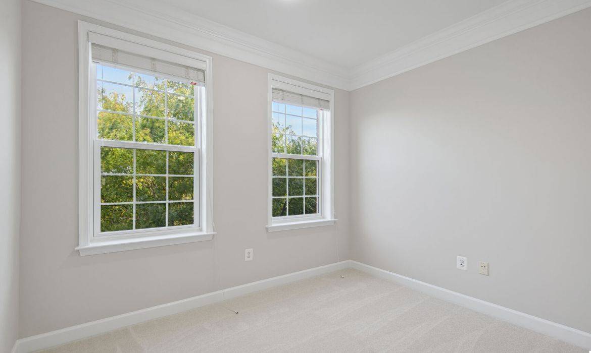 Garrell Group Top Leesburg Realtor 19424 Diamond Lake Dr web 17