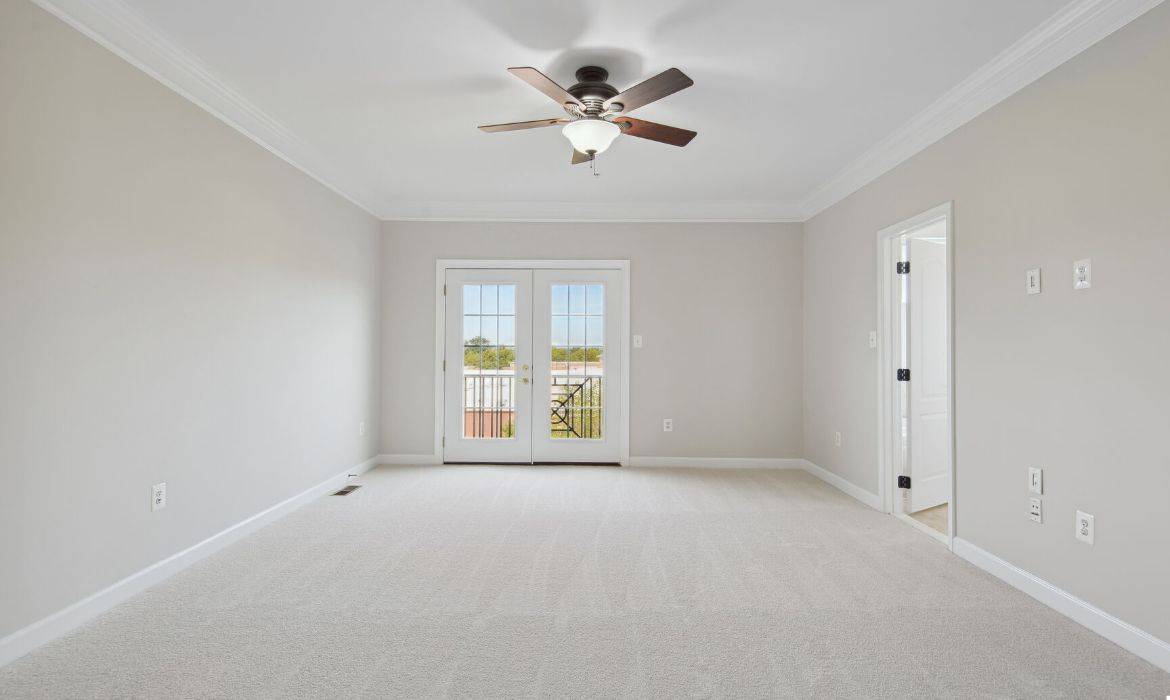 Garrell Group Top Leesburg Realtor 19424 Diamond Lake Dr web 19