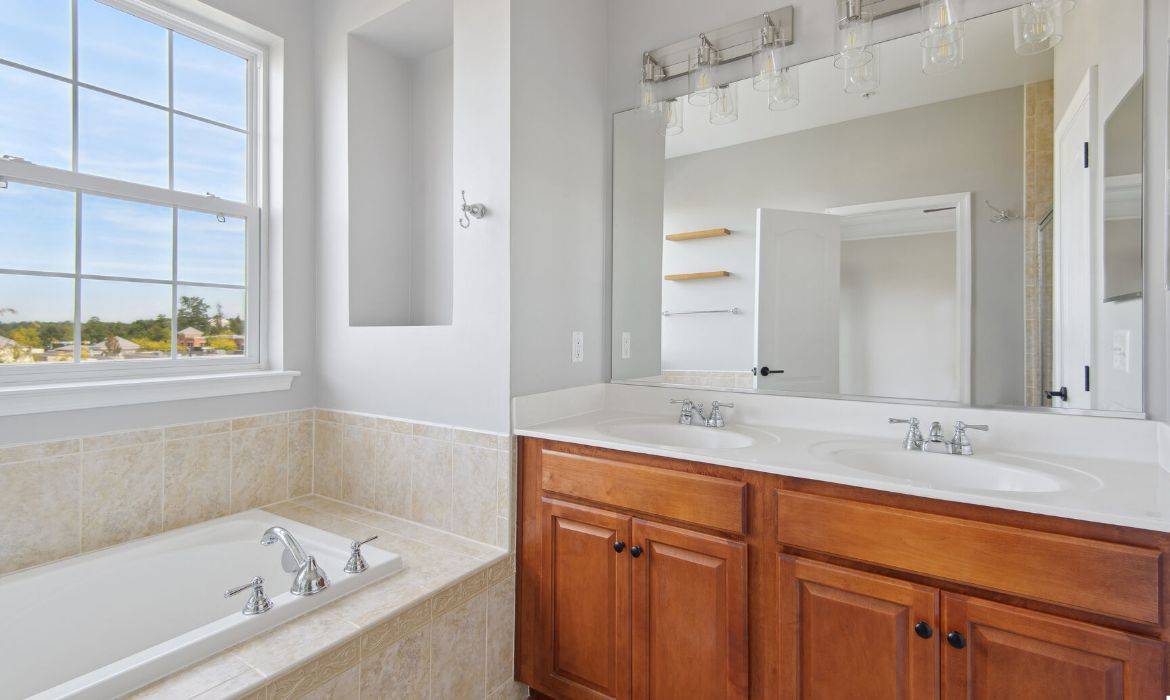 Garrell Group Top Leesburg Realtor 19424 Diamond Lake Dr web 25