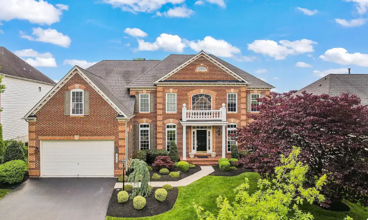 Garrell Group Top Leesburg Realtor 19127 Dalton Points Pl web 01