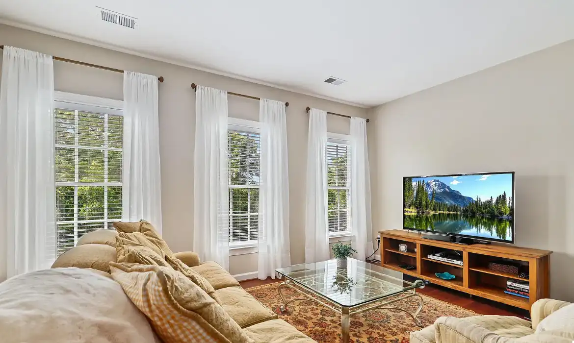 Garrell Group Top Leesburg Realtor 19127 Dalton Points Pl web 14