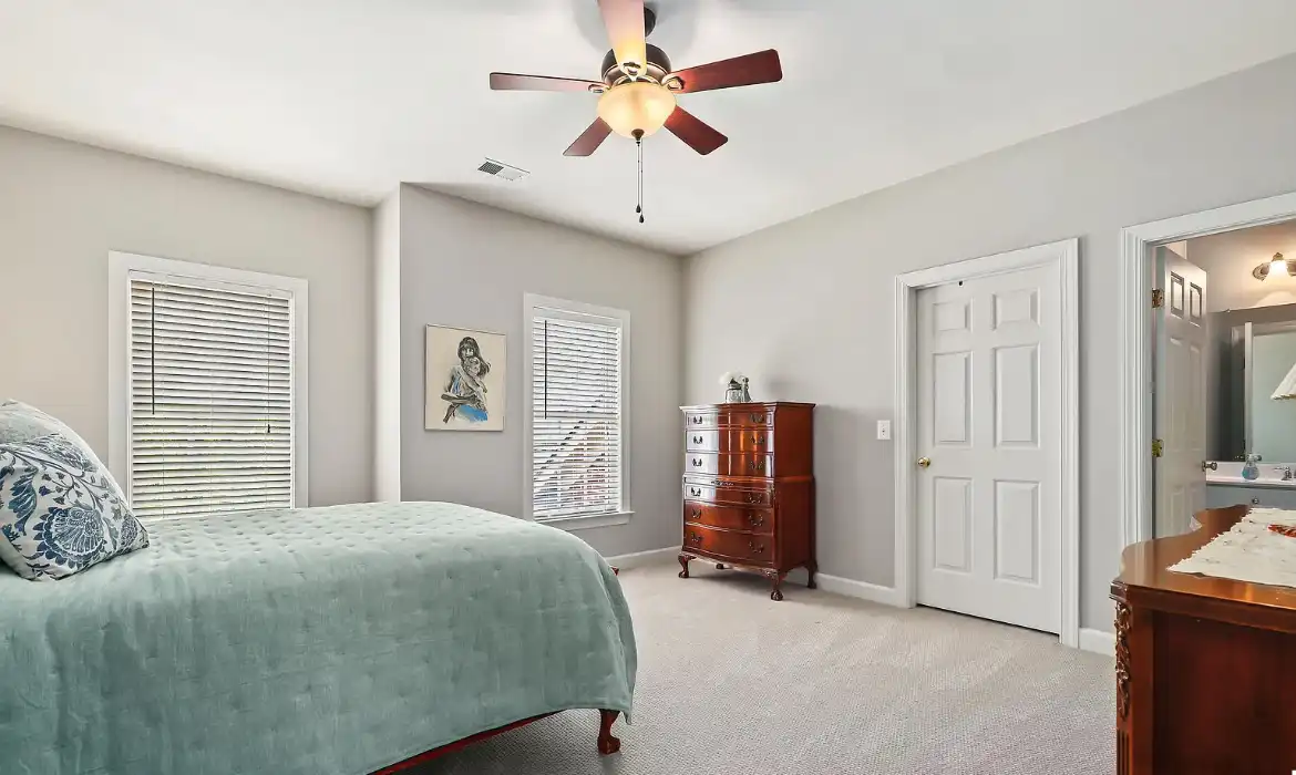 Garrell Group Top Leesburg Realtor 19127 Dalton Points Pl web 17