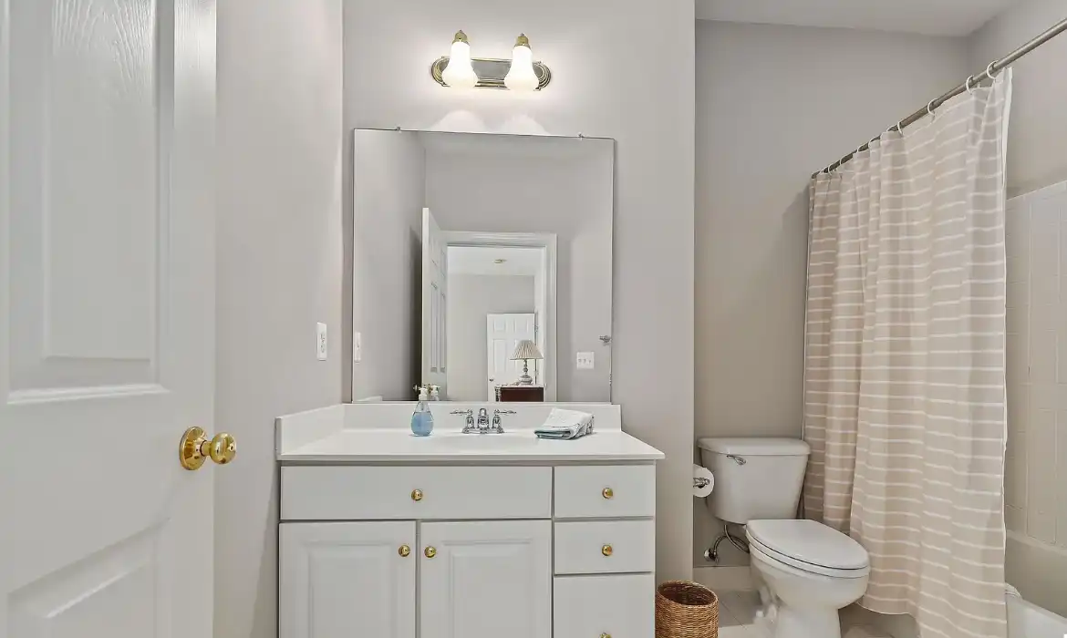 Garrell Group Top Leesburg Realtor 19127 Dalton Points Pl web 18