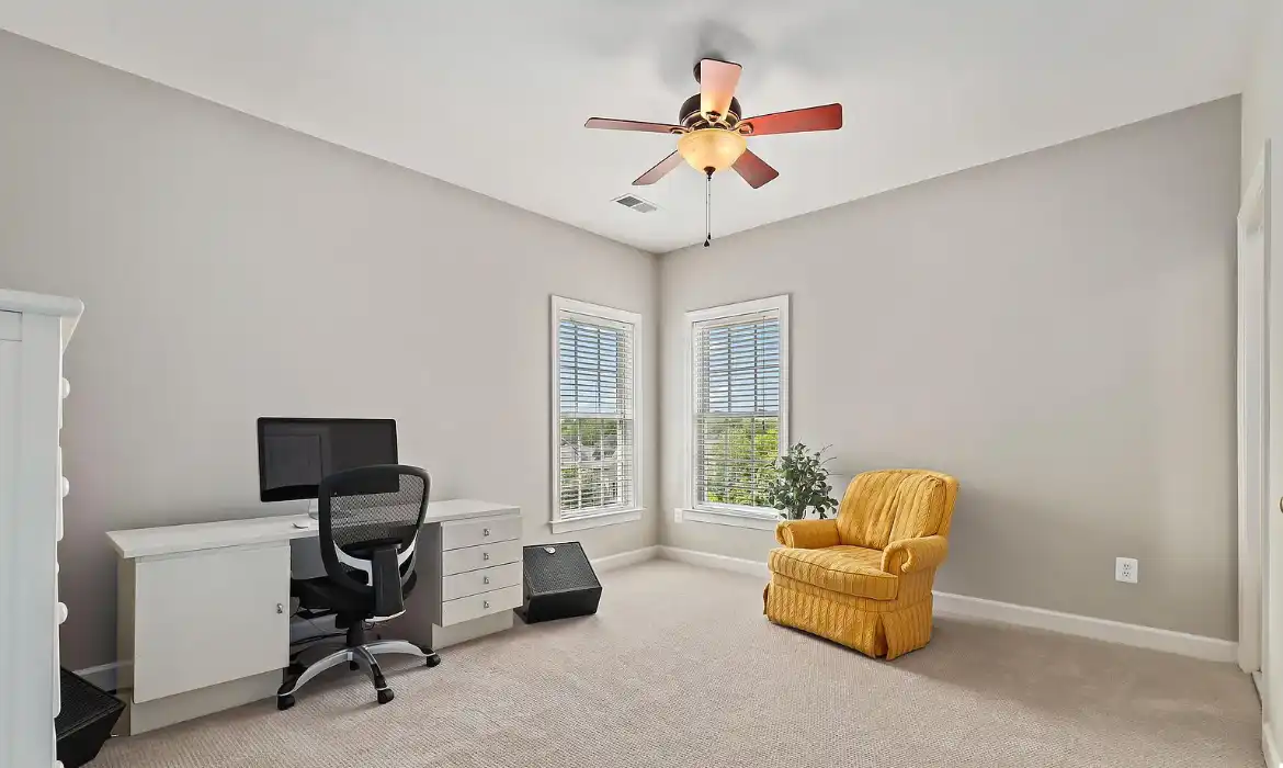 Garrell Group Top Leesburg Realtor 19127 Dalton Points Pl web 19
