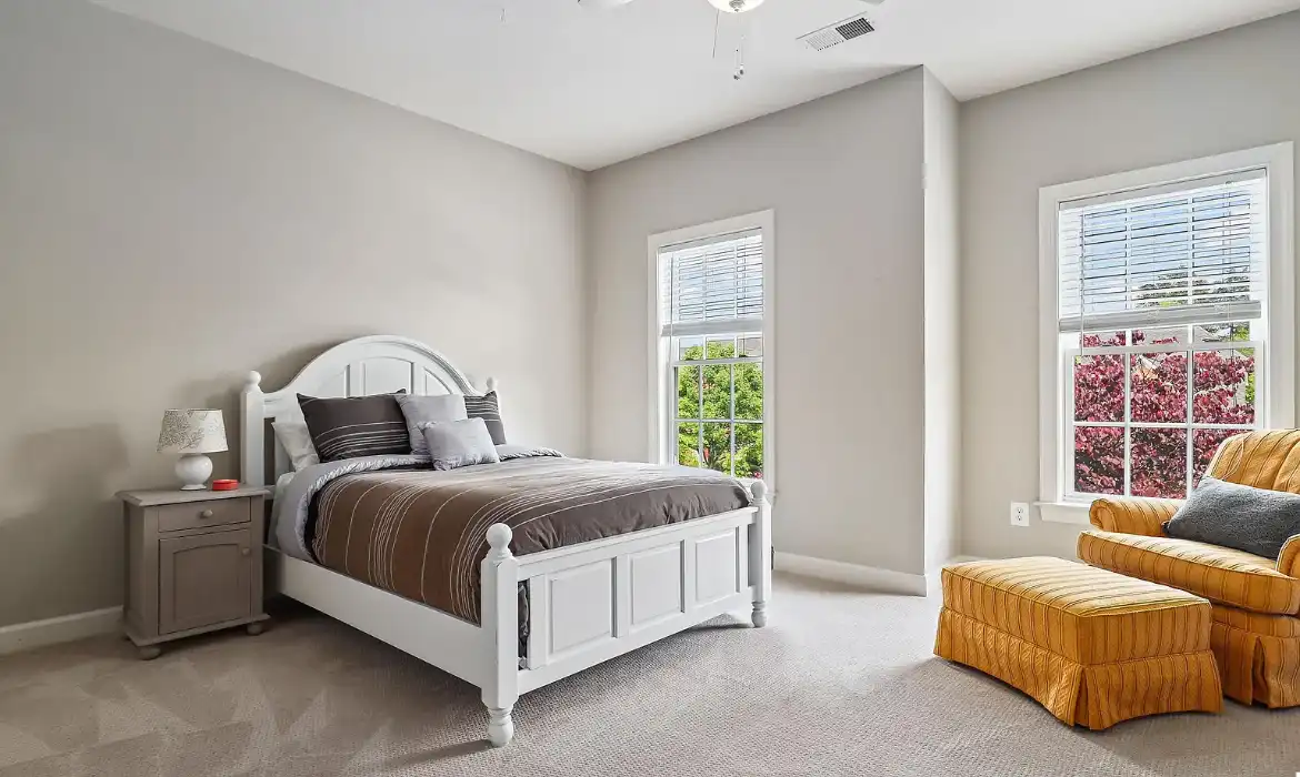Garrell Group Top Leesburg Realtor 19127 Dalton Points Pl web 20