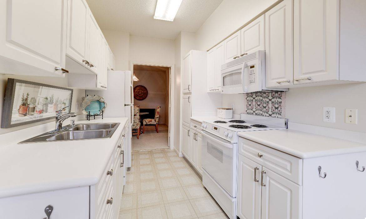 Garrell Group Top Leesburg Realtor 19365 Cypress Ridge Ter 404 web 10