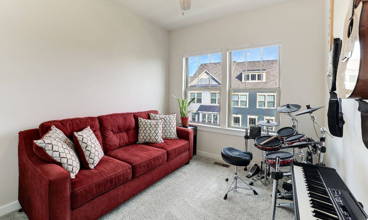 Garrell Group Top Leesburg Realtor 306 Nebeiolo Ter SE web 21