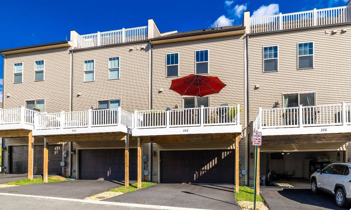 Garrell Group Top Leesburg Realtor 306 Nebeiolo Ter SE web 34