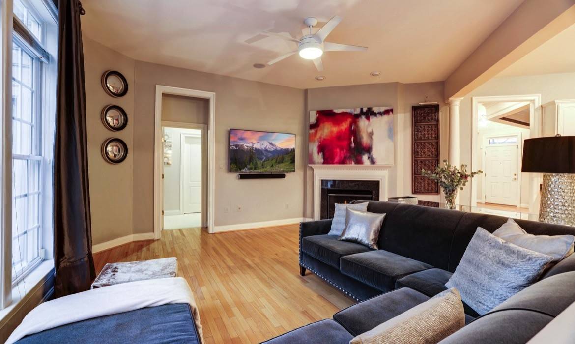 Garrell Group Top Leesburg Realtor 19183 Ferry Field Ter web 15