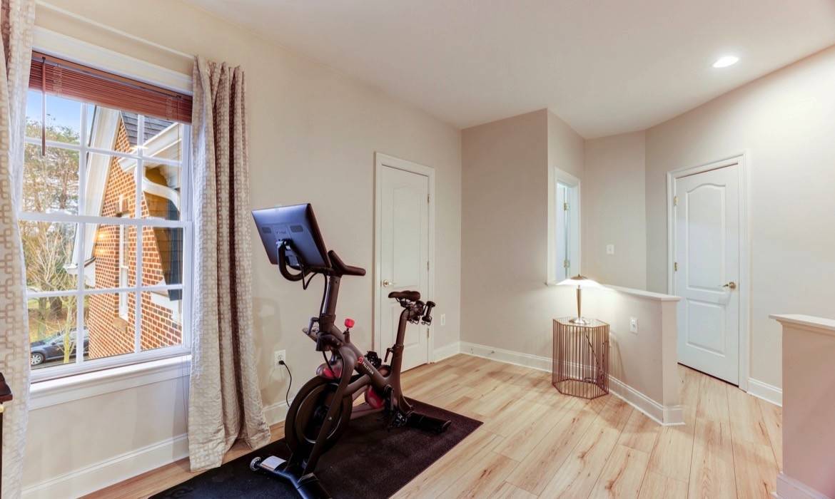 Garrell Group Top Leesburg Realtor 19183 Ferry Field Ter web 29