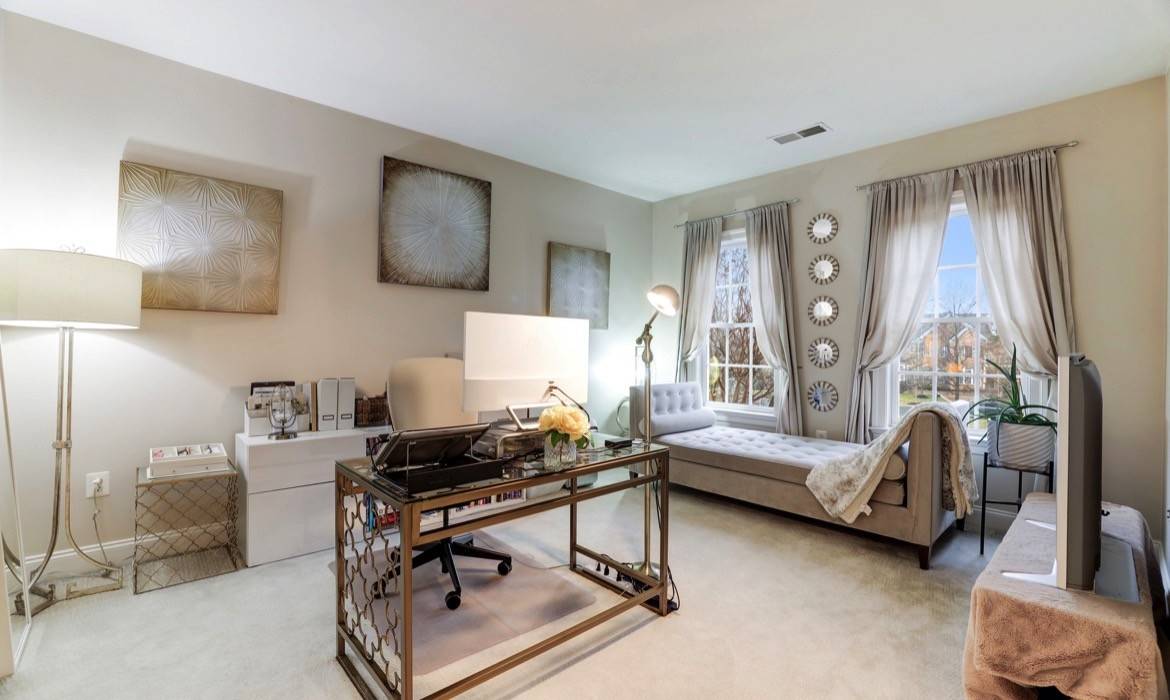 Garrell Group Top Leesburg Realtor 19183 Ferry Field Ter web 33