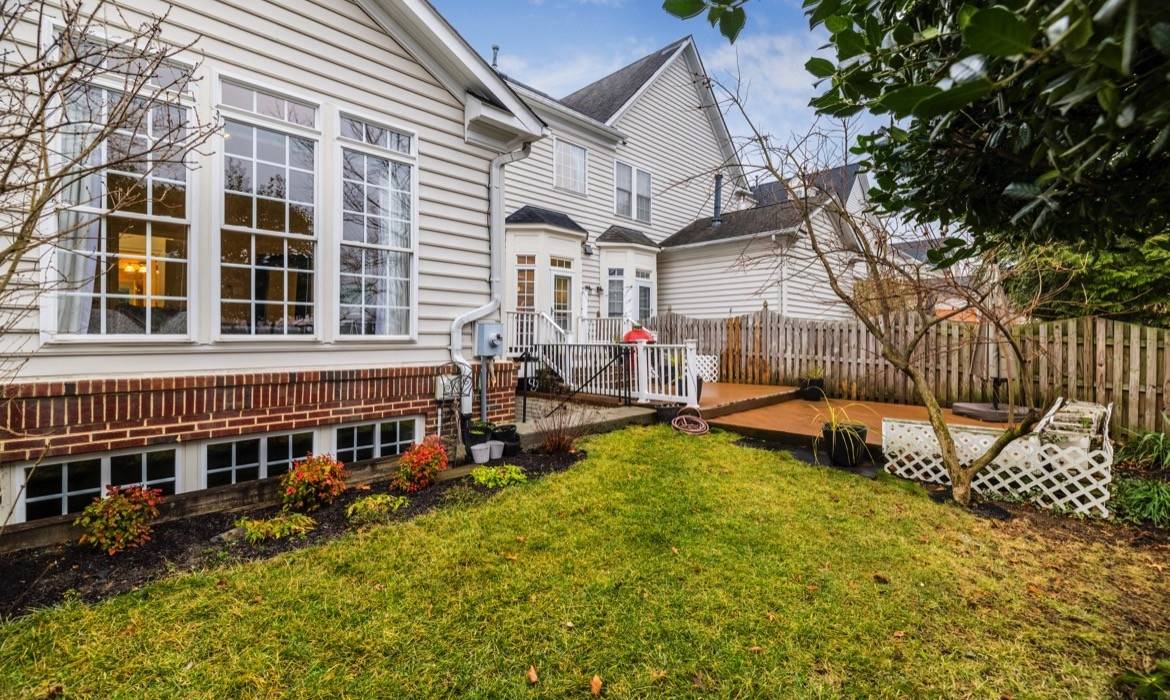 Garrell Group Top Leesburg Realtor 19183 Ferry Field Ter web 38