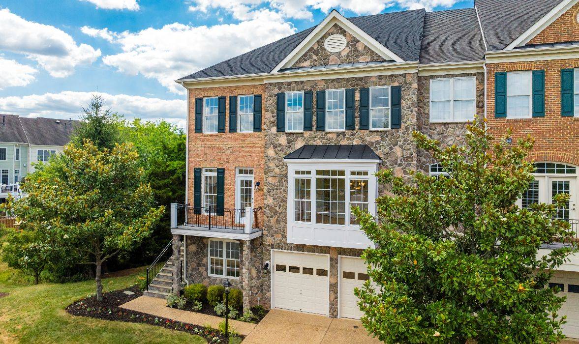 Garrell Group Top Leesburg Realtor 19087 Tow Path Ter web 01