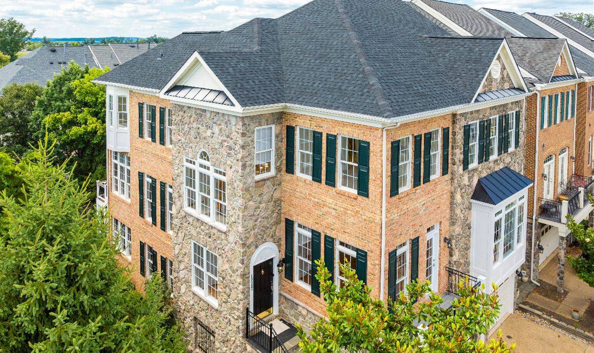 Garrell Group Top Leesburg Realtor 19087 Tow Path Ter web 02