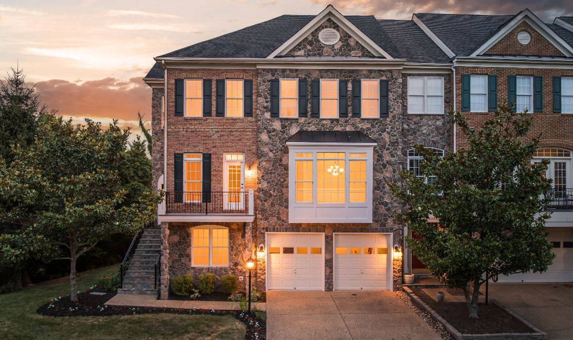 Garrell Group Top Leesburg Realtor 19087 Tow Path Ter web 03
