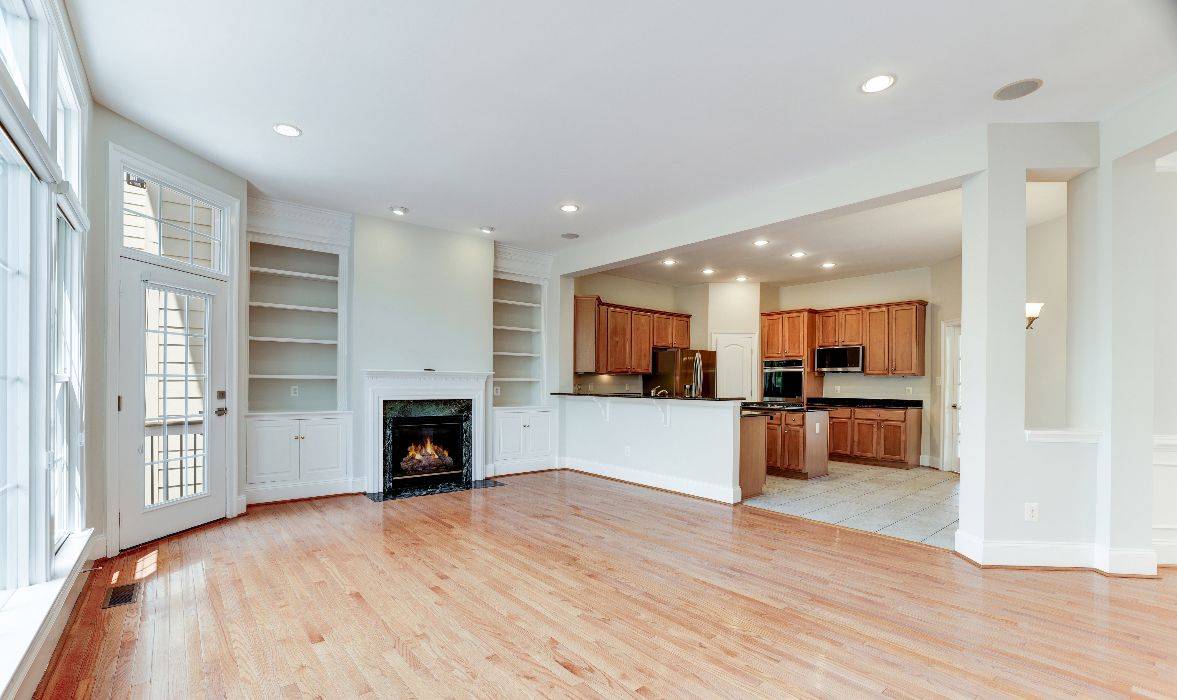 Garrell Group Top Leesburg Realtor 19087 Tow Path Ter web 11