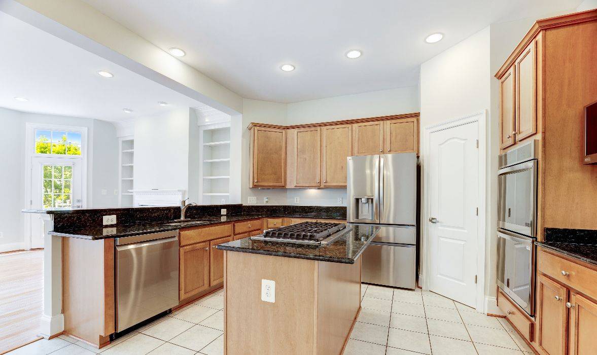 Garrell Group Top Leesburg Realtor 19087 Tow Path Ter web 13