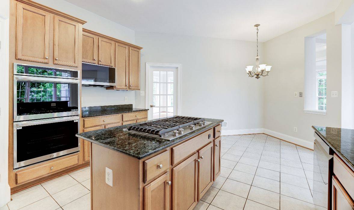 Garrell Group Top Leesburg Realtor 19087 Tow Path Ter web 15