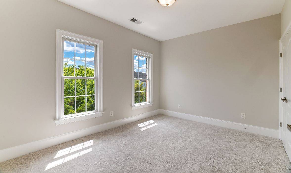 Garrell Group Top Leesburg Realtor 19087 Tow Path Ter web 20