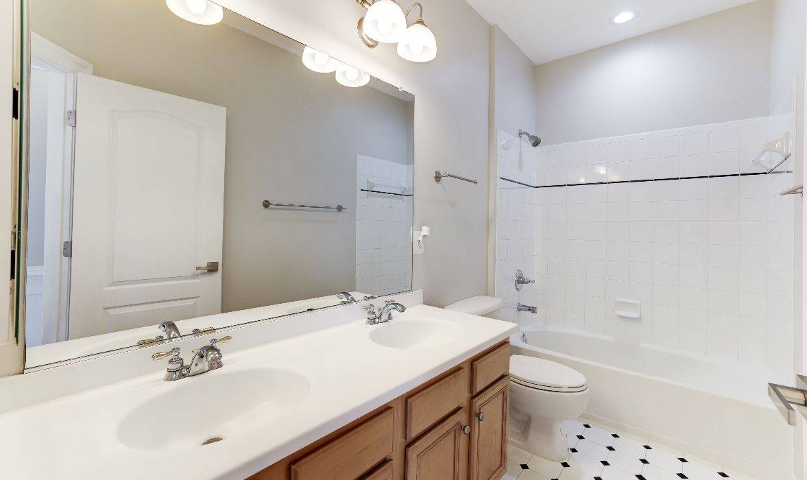 Garrell Group Top Leesburg Realtor 19087 Tow Path Ter web 23