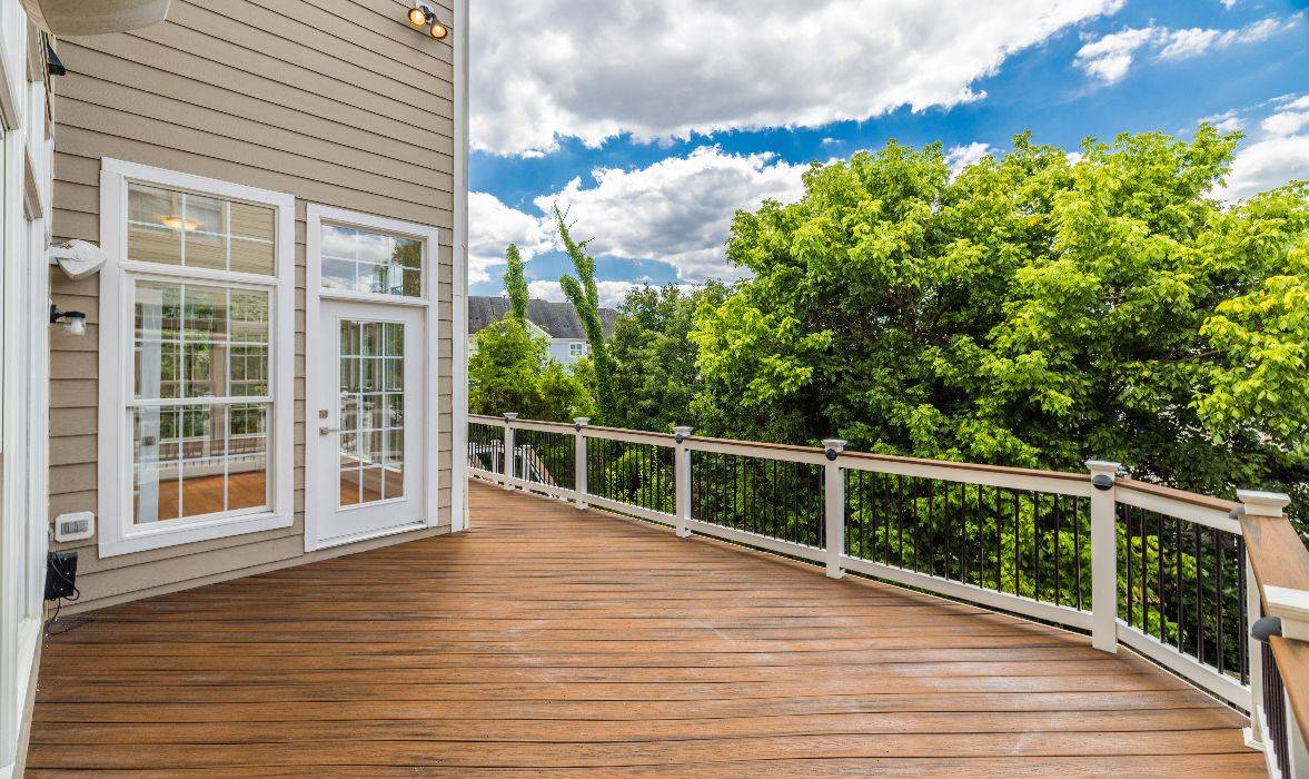 Garrell Group Top Leesburg Realtor 19087 Tow Path Ter web 35