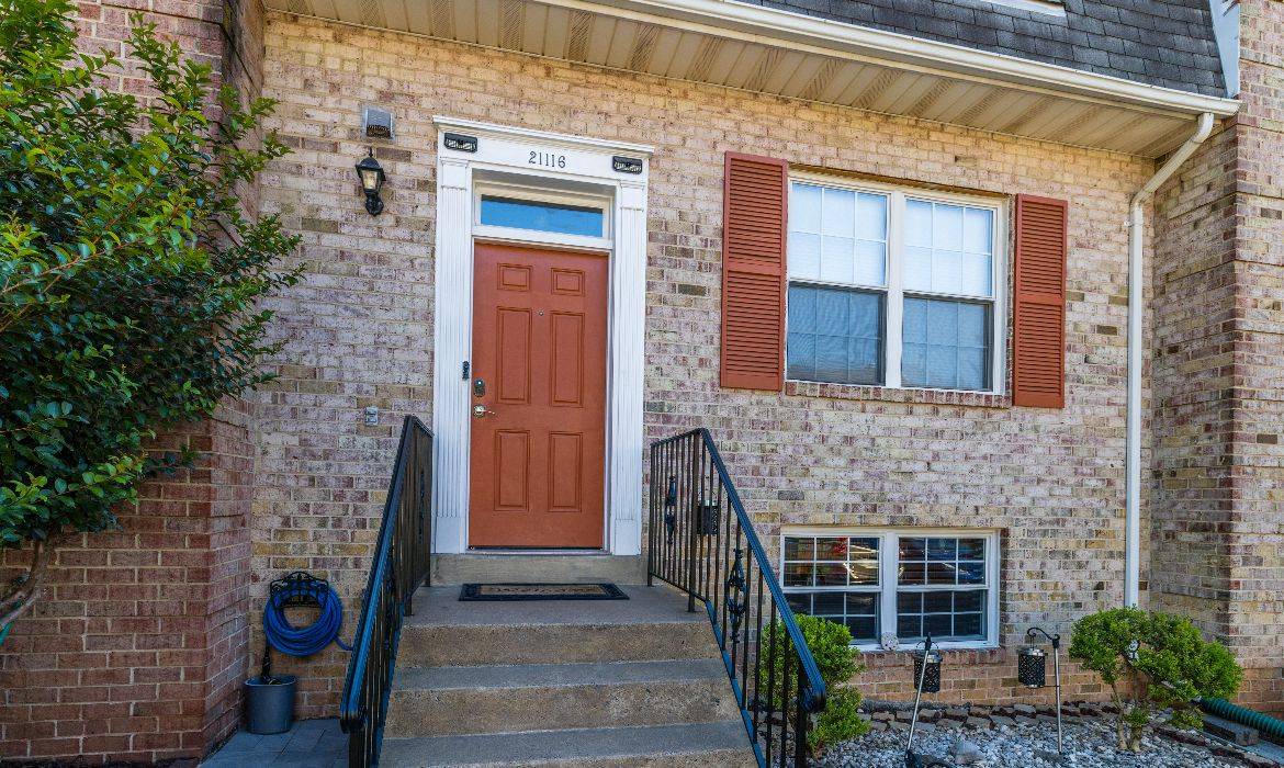Garrell Group Top Sterling  Realtor 21116 Fireside Ct cs 02