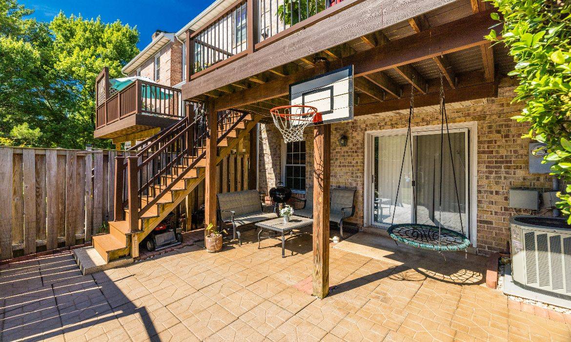Garrell Group Top Sterling  Realtor 21116 Fireside Ct cs 04