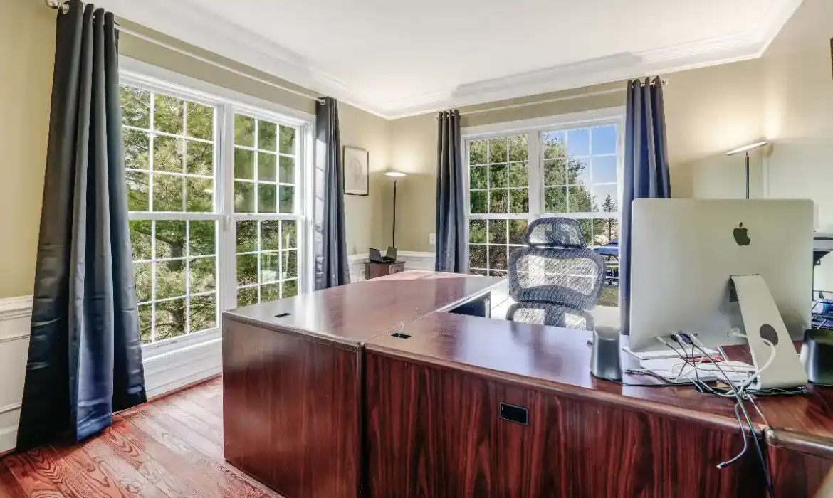 Garrell Group Top Leesburg Realtor 41322 Northridge Pl web 19