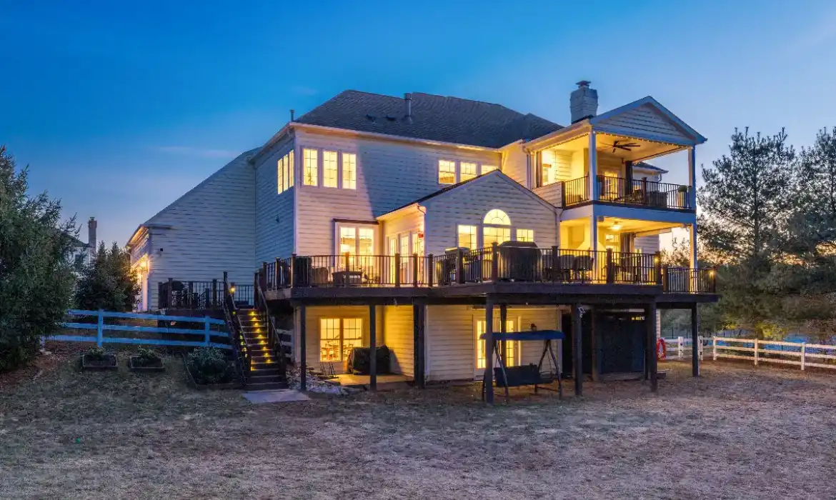 Garrell Group Top Leesburg Realtor 41322 Northridge Pl web 38