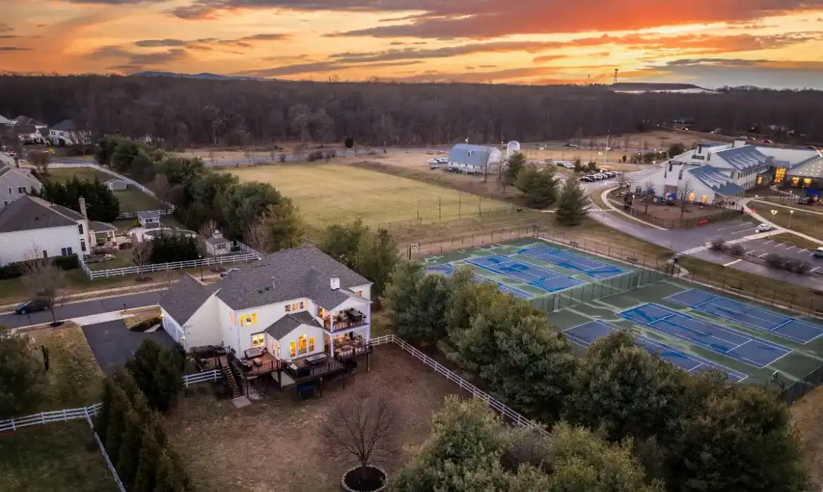 Garrell Group Top Leesburg Realtor 41322 Northridge Pl web 43