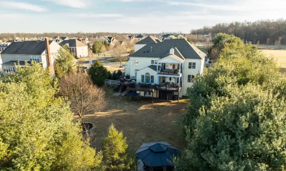 Garrell Group Top Leesburg Realtor 41322 Northridge Pl web 44