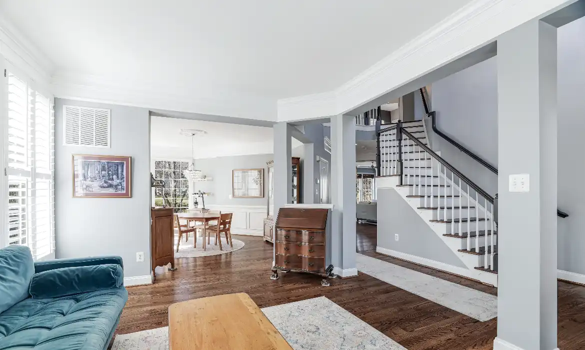 Garrell Group Top Leesburg Realtor 19277 Creek Field Cir web 06