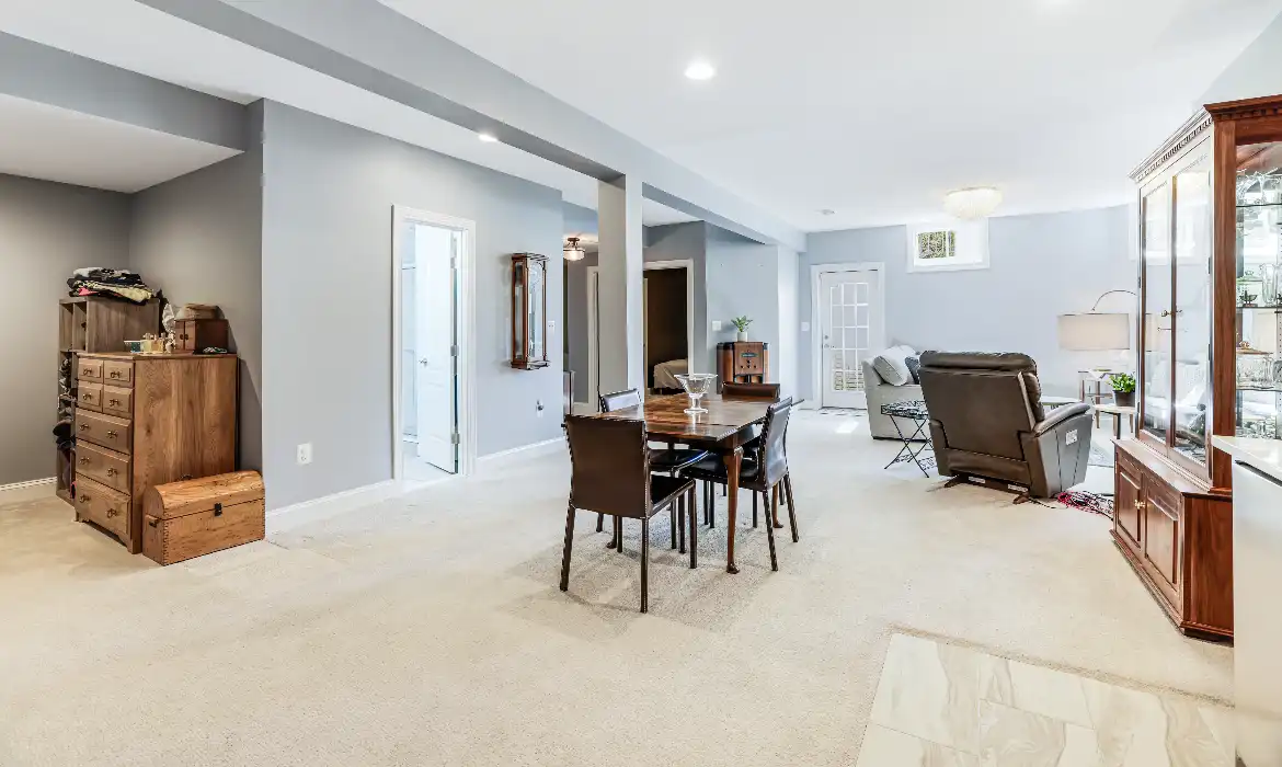 Garrell Group Top Leesburg Realtor 19277 Creek Field Cir web 31