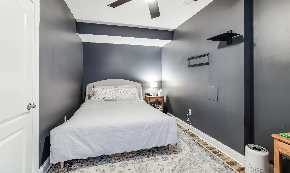 Garrell Group Top Leesburg Realtor 19277 Creek Field Cir web 34
