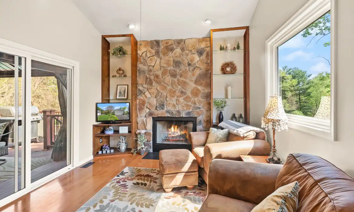 Garrell Group Top Centreville Realtor 14400 Filly Ct web 16