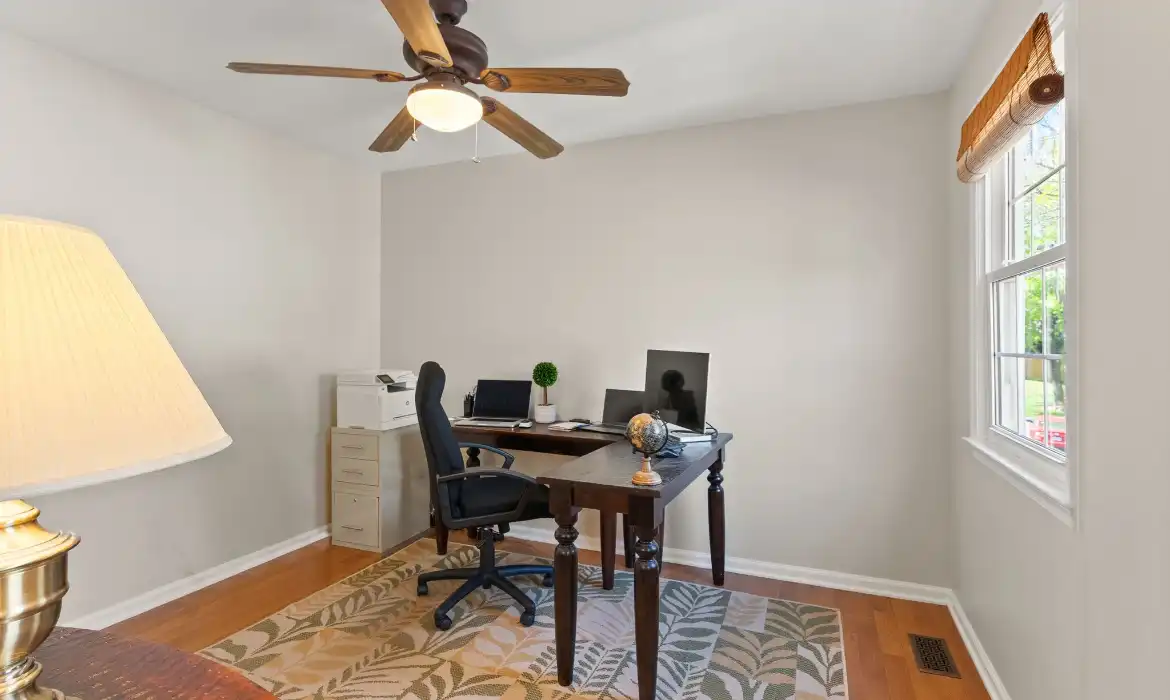 Garrell Group Top Centreville Realtor 14400 Filly Ct web 25