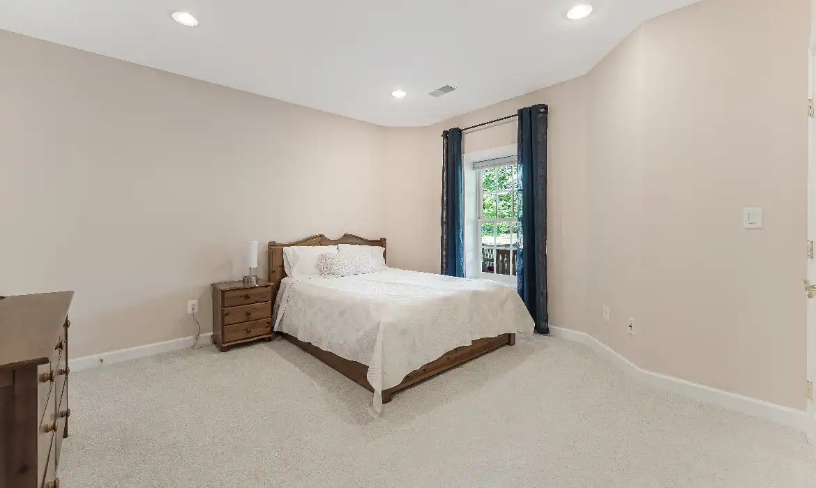 Garrell Group Top Gainesville Realtor 15698 Spyglass Hill Loop web 43