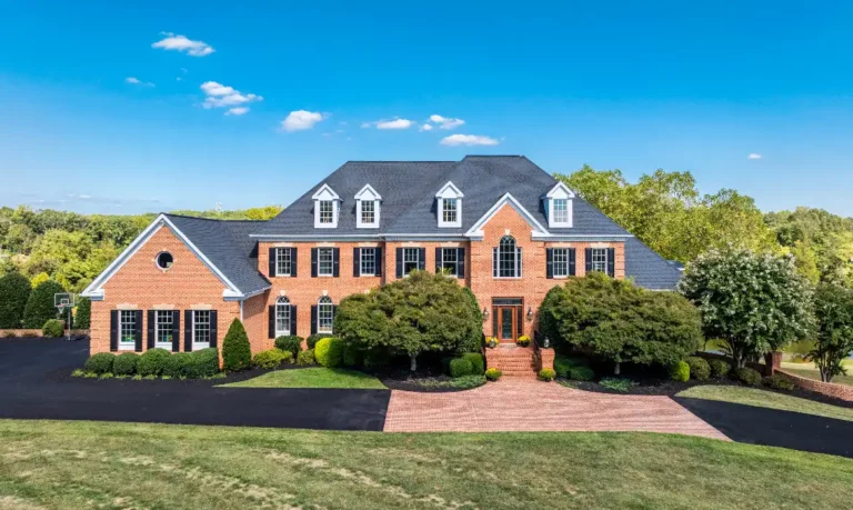 Garrell Group Top Leesburg Realtor 22609 Hillside Cir web 01