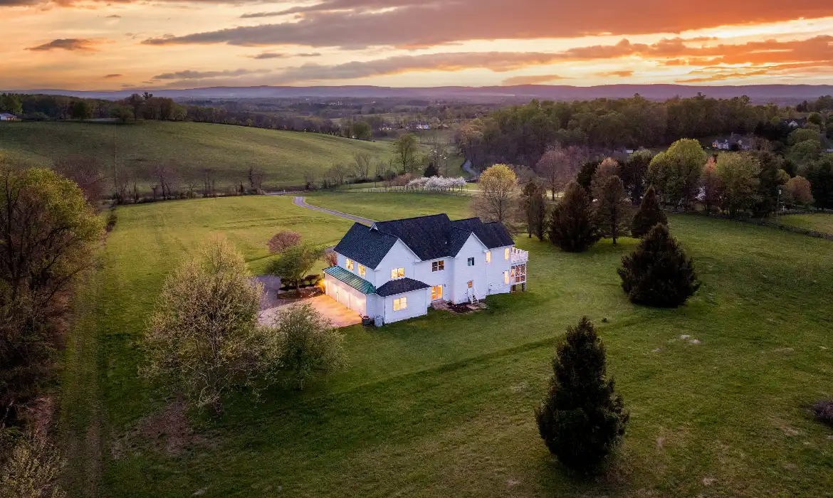 Garrell Group Top Paeonian Springs Realtor 15870 Old Waterford Rd web 02