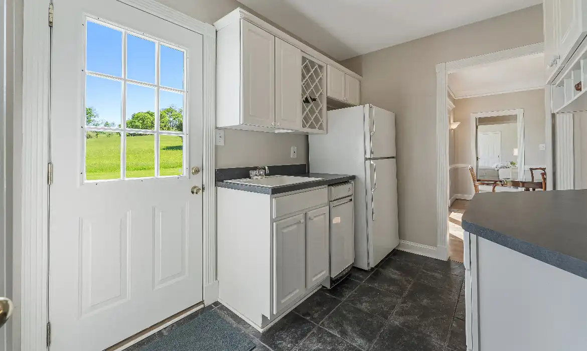 Garrell Group Top Paeonian Springs Realtor 15870 Old Waterford Rd web 16