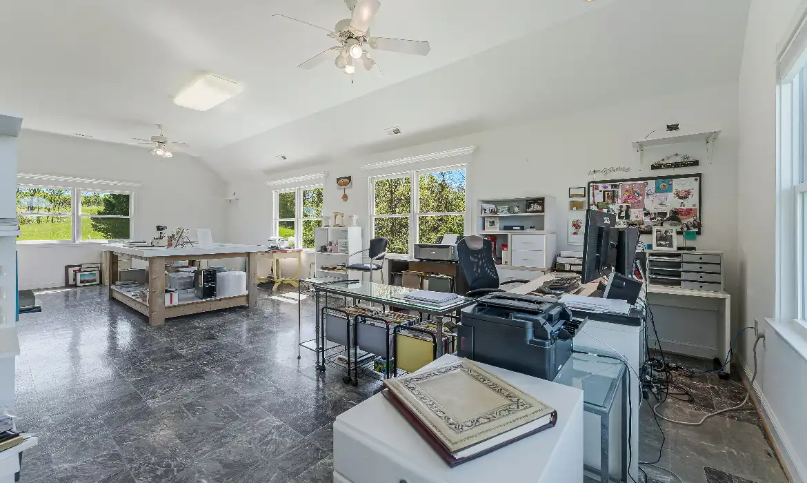 Garrell Group Top Paeonian Springs Realtor 15870 Old Waterford Rd web 39