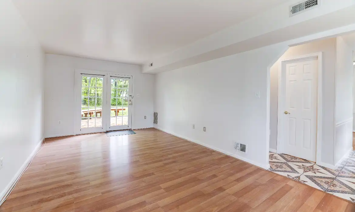 Garrell Group Top Woodbridge Realtor 13868 Racine Ct web 05