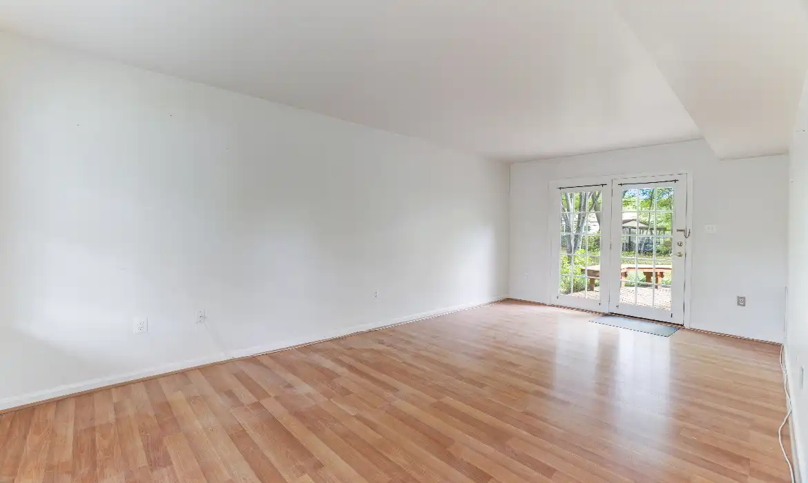 Garrell Group Top Woodbridge Realtor 13868 Racine Ct web 06