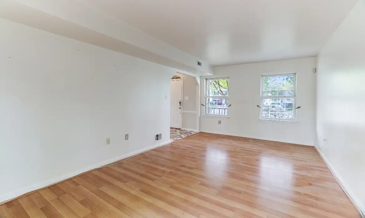 Garrell Group Top Woodbridge Realtor 13868 Racine Ct web 07