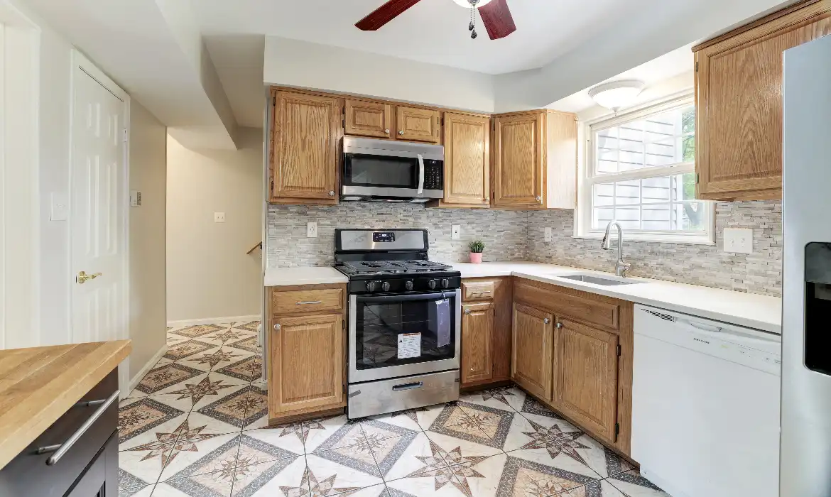 Garrell Group Top Woodbridge Realtor 13868 Racine Ct web 16